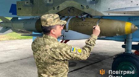 Ukrainske Su-27 jagerfly kan også affyre JDAM Extended Range smart bombs