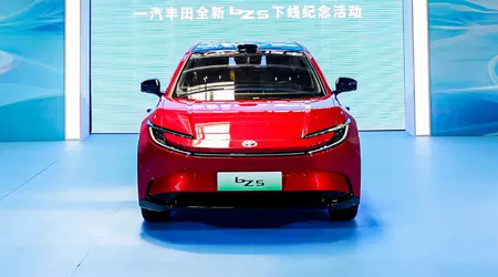 FAW-Toyota bZ5 med BYD Blade batterier er rullet af samlebåndet i Kina