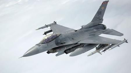 Tjekkiet vil træne ukrainske piloter i F-16-kampfly og give kamphelikoptere til AFU