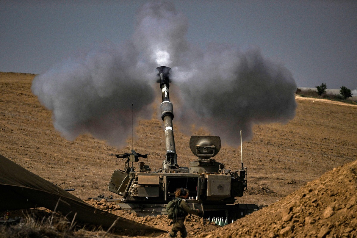 USA overfører i al hemmelighed 2.000 Hellfire-missiler, over 300 Tamir interceptorer til Iron Dome-systemet, 75 JLTV pansrede køretøjer, titusindvis af 155 mm granater og hundredvis af 120 mm morterer til Israel.