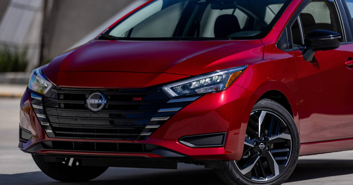 Udforskning Udover Effektivitet: Oplev Nissan Versa SR