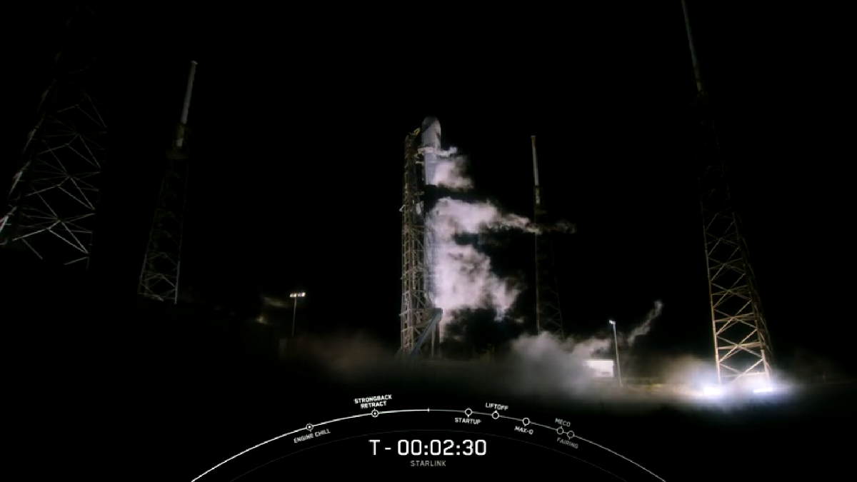 SpaceX aflyste opsendelsen af Starlink-satellitter på en Falcon 9-raket 40 sekunder før start af en ukendt årsag.