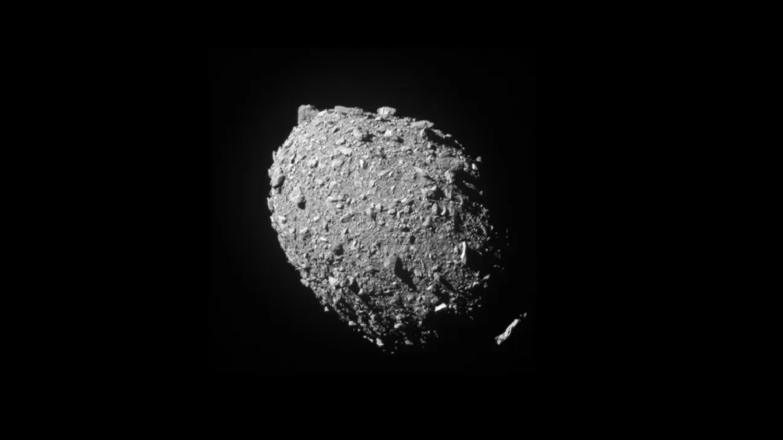 Asteroide ændrer bane og form efter DART-nedslag, bekræfter NASA