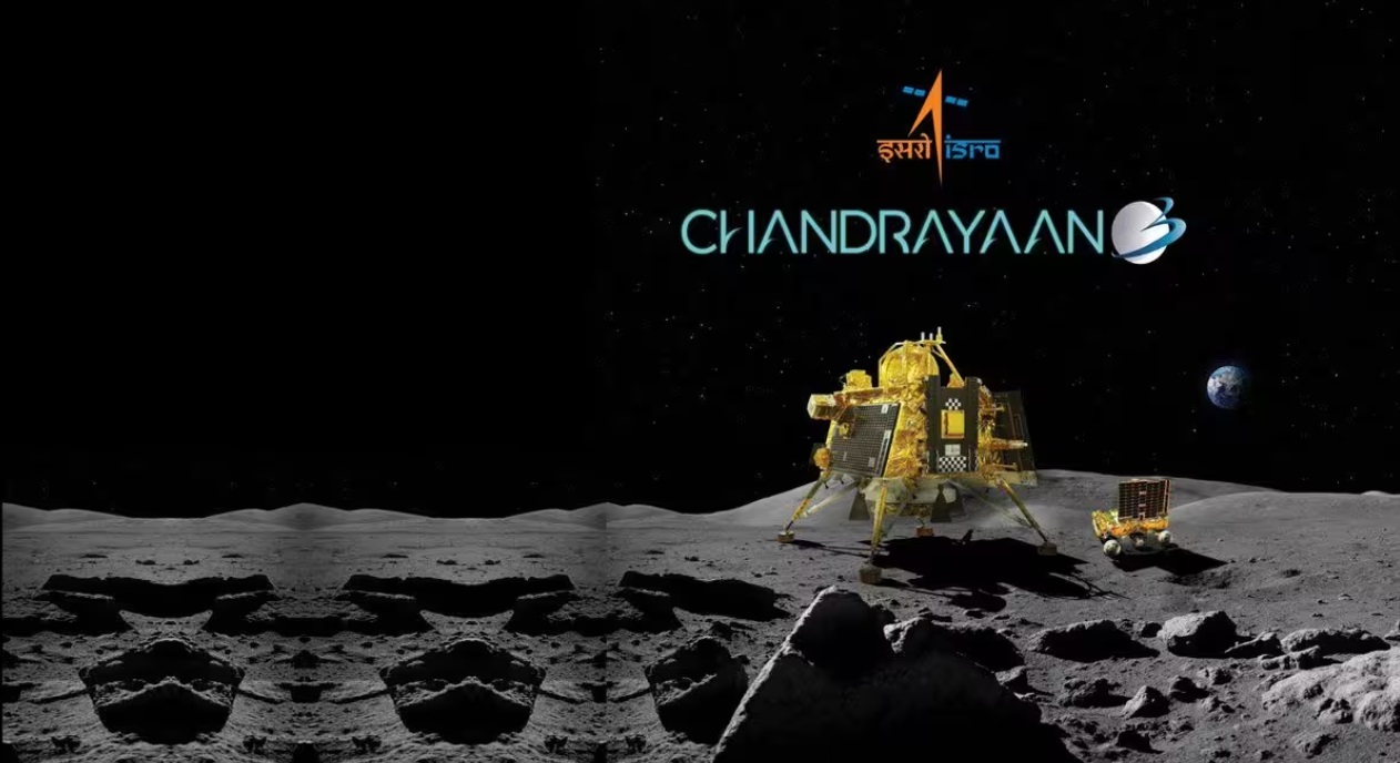 Indien er blevet det første land i historien til at lande på Månens sydpol, da roveren Pragyan påbegynder en to uger lang udforskning af den naturlige satellit.