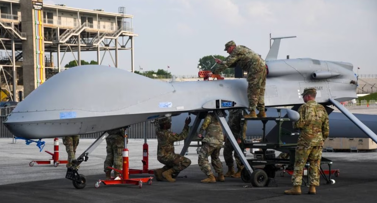Den amerikanske Gray Eagle 25M-drone får Eagle Eye-radar til at spore fjendtlige UAV'er op til 200 kilometer væk.
