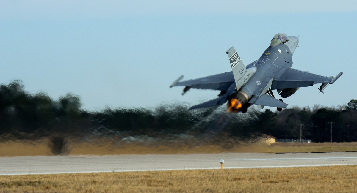 Thailand udskyder køb af nye kampfly til erstatning for ældre F-16A/B Fighting Falcon-fly