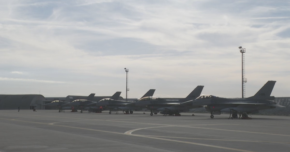 Hollandske fjerdegenerations F-16AM/BM-kampfly ankom til Rumænien for at træne de ukrainske piloter