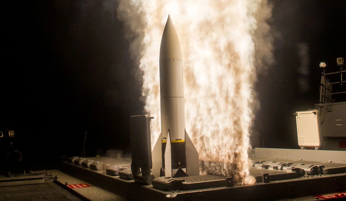 Republikanerne afviser flerårig finansiering af indkøb af Standard Missile 6-missilafskærere og AIM-120 AMRAAM-flymissiler