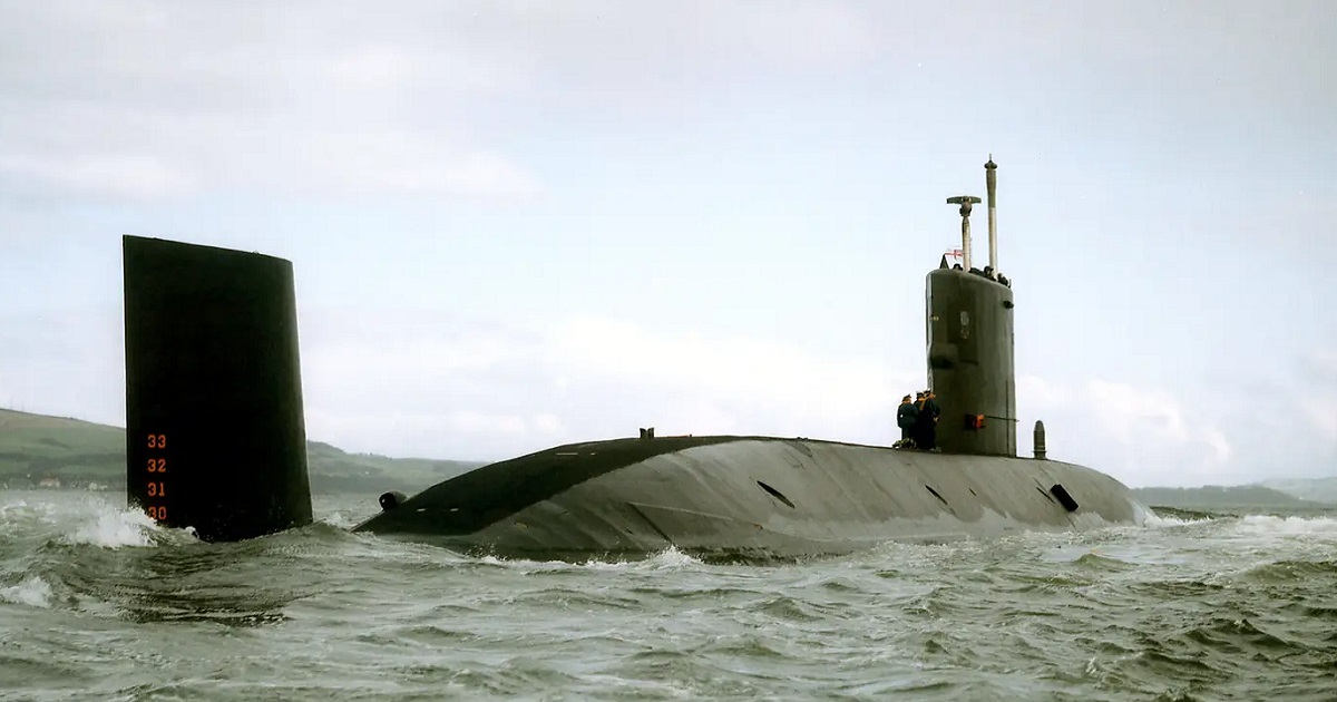 Storbritannien er begyndt at skrotte atomubåden HMS Swiftsure, som tilbragte timer under det russiske hangarskib Kiev, da den kolde krig var på sit højeste, og indsamlede værdifulde data...
