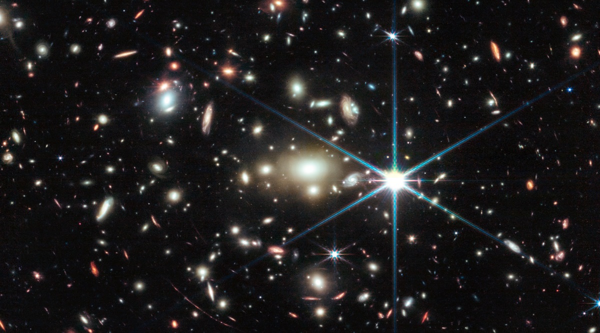 James Webb har bekræftet opdagelsen af Earendel som den fjerneste stjerne - den opstod inden for 1 milliard år efter Big Bang og lyser 1 million gange kraftigere end Solen.