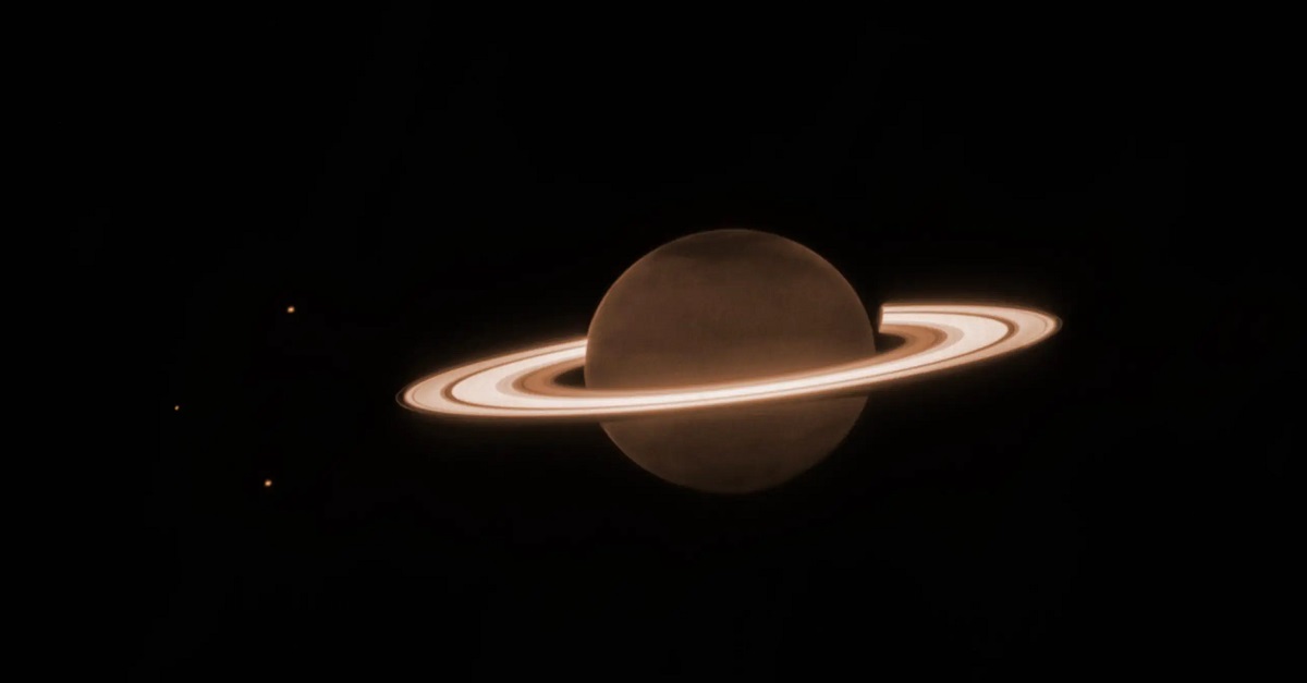 James Webb tog et ultradetaljeret nær-infrarødt billede af Saturn fra 1,37 milliarder km afstand