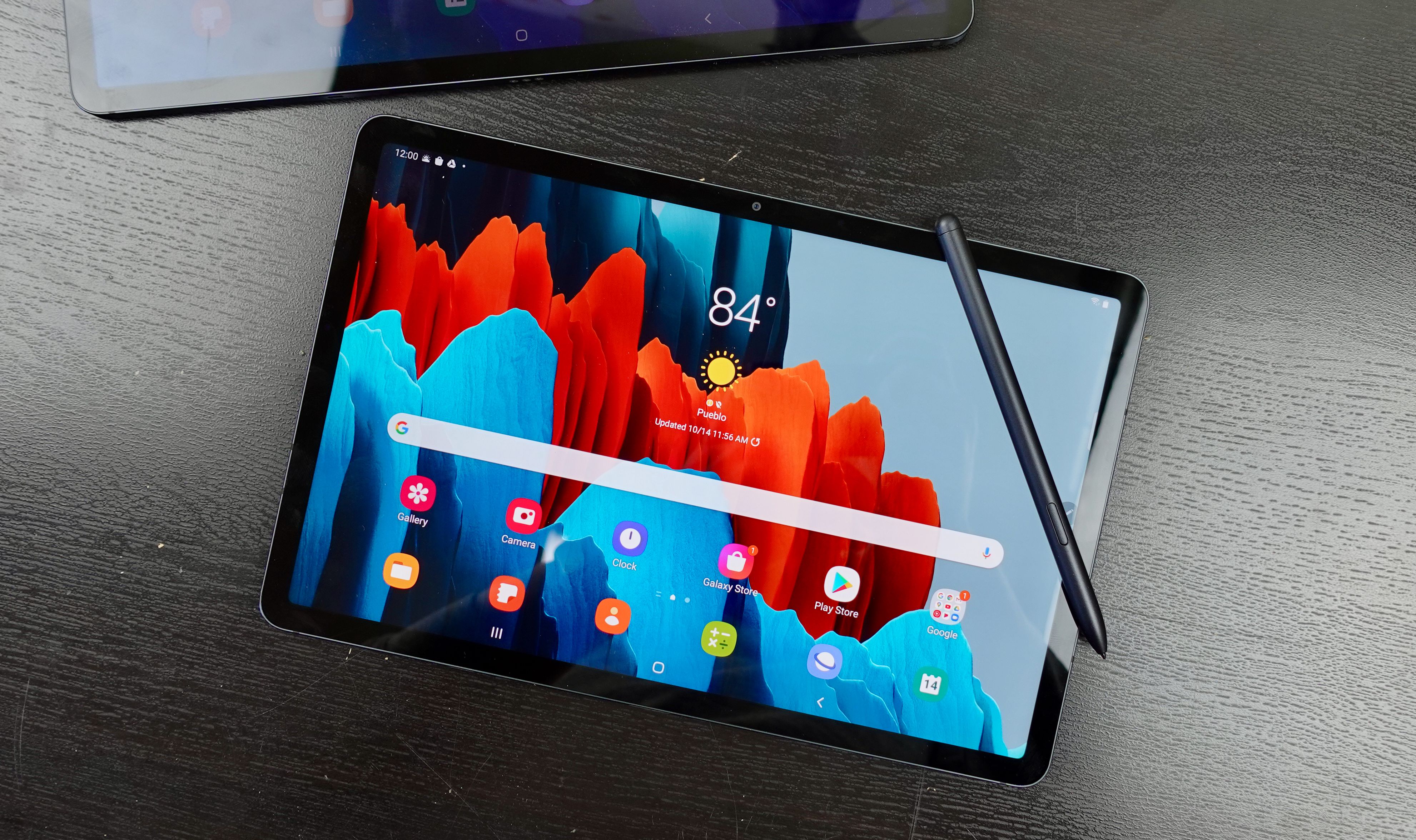 Samsung Galaxy Tab S7-tabletten Samsung Galaxy Tab S7-tabletten bliver opdateret med en ny sikkerhedsopdatering til august