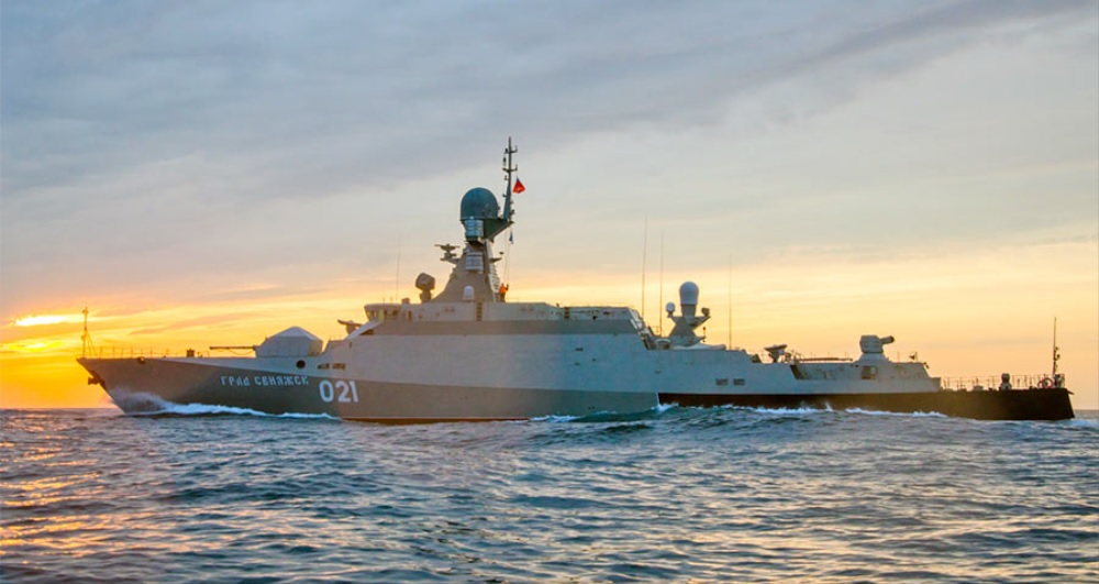 Ukrainske Sea Baby-overfladedroner rammer russisk Bujan-M-missilskib i Sortehavet
