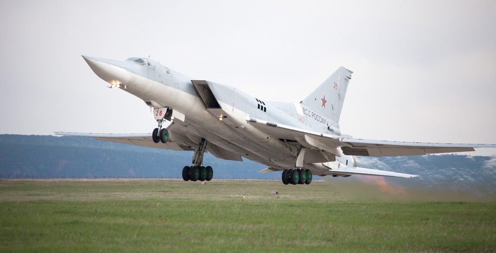 En drone angreb en russisk luftbase 215 kilometer fra Ukraine - flyvepladsen er hjemsted for supersoniske Tu-22M3-bombefly med atomkapacitet