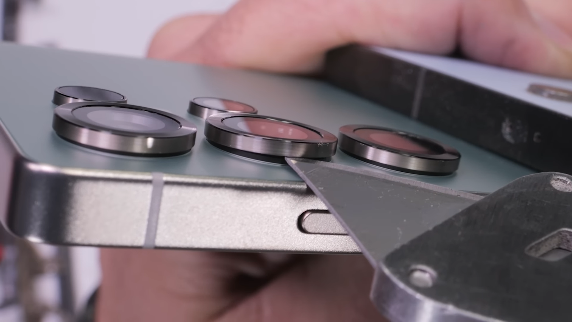 Et nærmere kig: Galaxy S25 Ultra består stresstesten