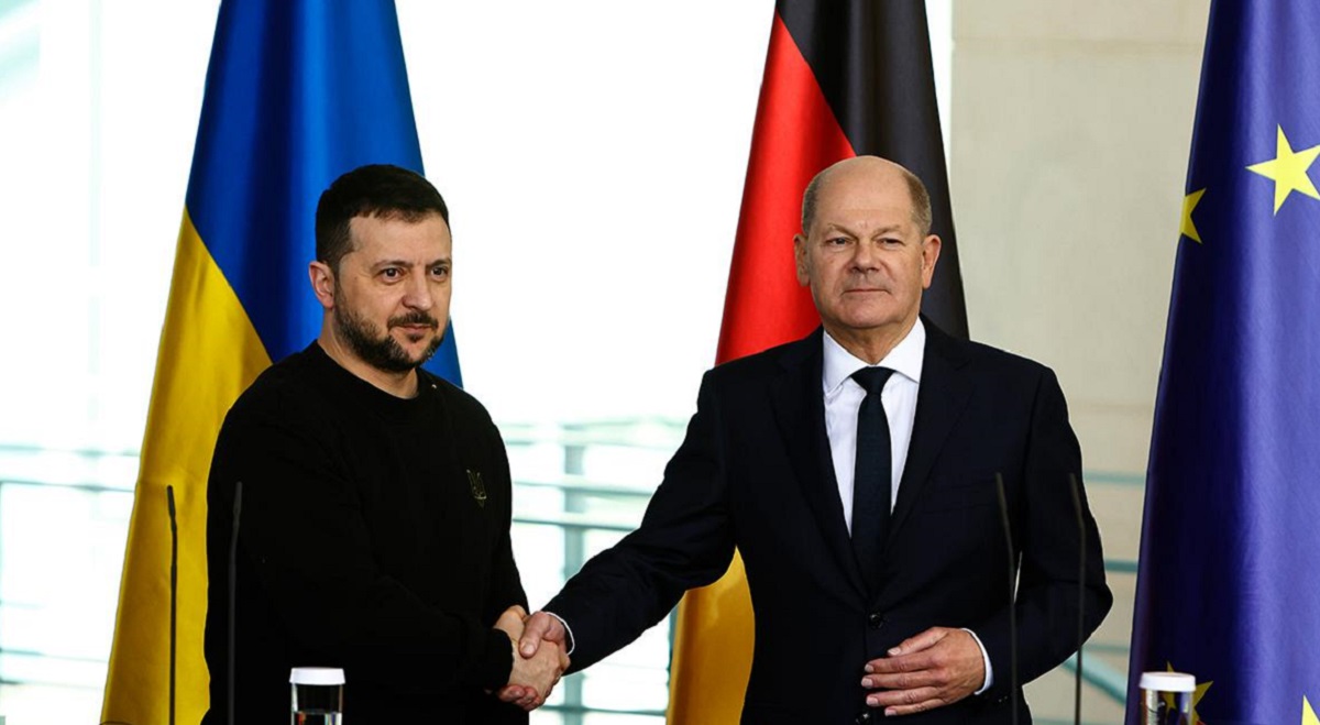 Foto af mødet: Zelensky og Scholz viser sammenhold