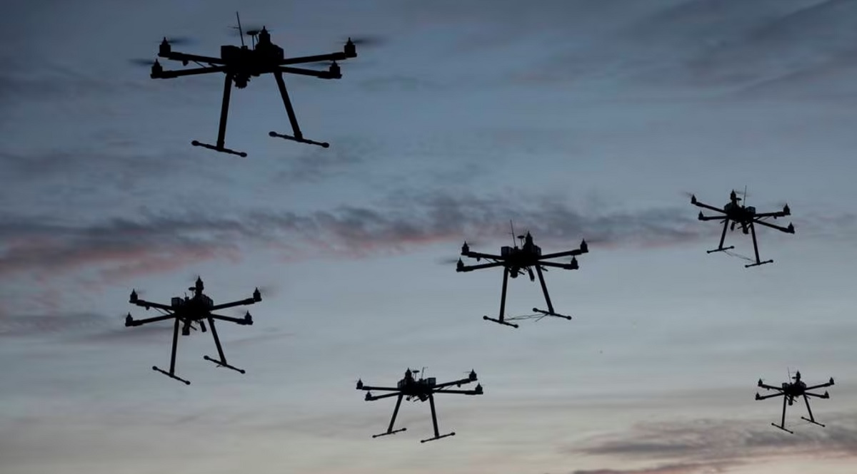USA vil demonstrere teknologi, der kan neutralisere en stor sværm af fjendtlige droner på samme tid.