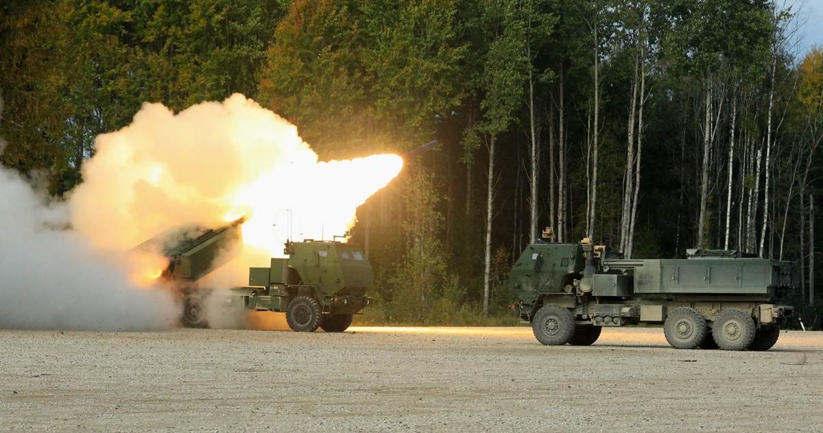 Interceptorer til NASAMS, granater til HIMARS og TOW-missiler - USA annoncerer en militær hjælpepakke på 125 mio. dollars til Ukraine