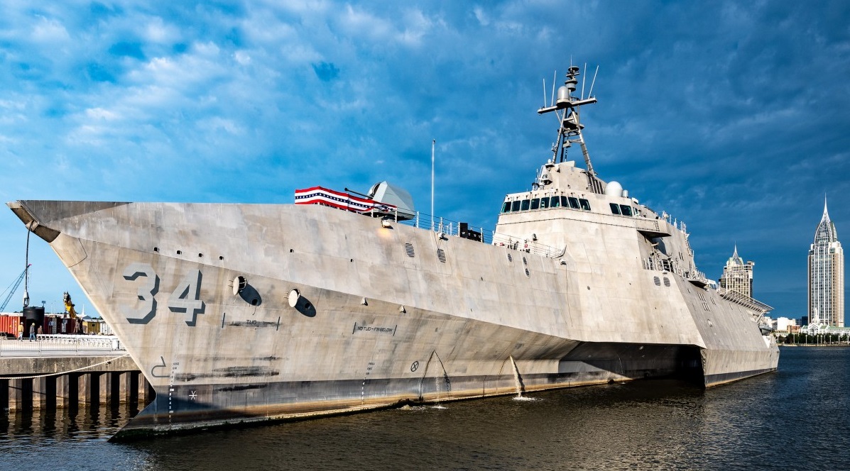 Den amerikanske flåde har taget det nye Independence-klasse kystnære kampskib USS Augusta i brug.