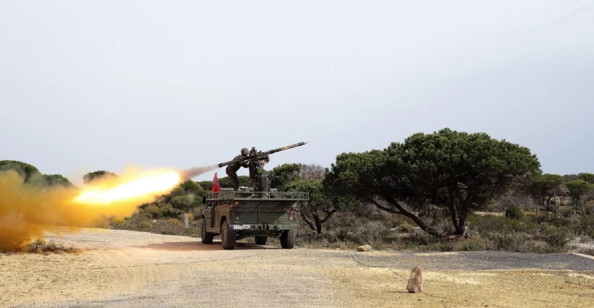 Spanien har øremærket 345 millioner dollars til at købe 522 af sine mest avancerede Mistral 3-luftværnsmissiler, som har en rækkevidde på op til 8 kilometer og kan nå hastigheder på 3.350 km/t.