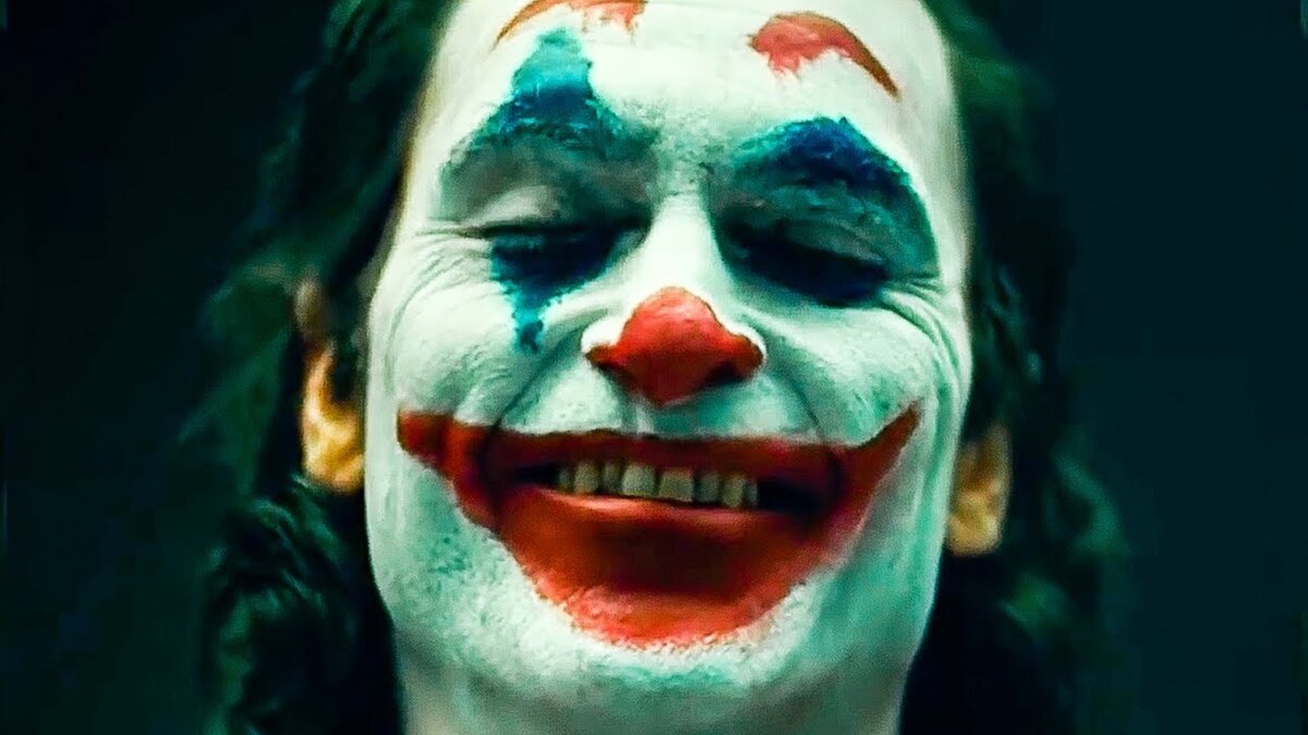 Instruktør Todd Phillips markerer, at der er et år til premieren på efterfølgeren til "Joker" med et nyt billede af Joaquin Phoenix i sin ikoniske rolle som DC-universets skurk.