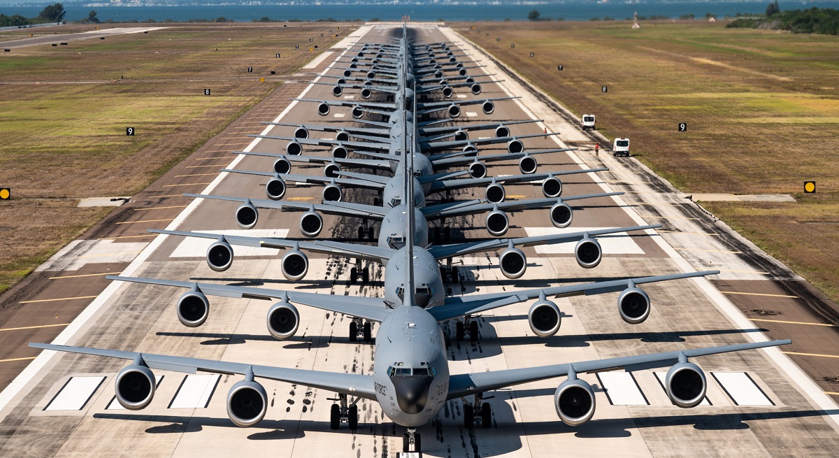 Det amerikanske luftvåben ønsker at opsende op til 100 droner fra KC-135 lufttankningsfly til rekognoscering, pilotredning og til at lokke luftforsvarsmissiler væk.