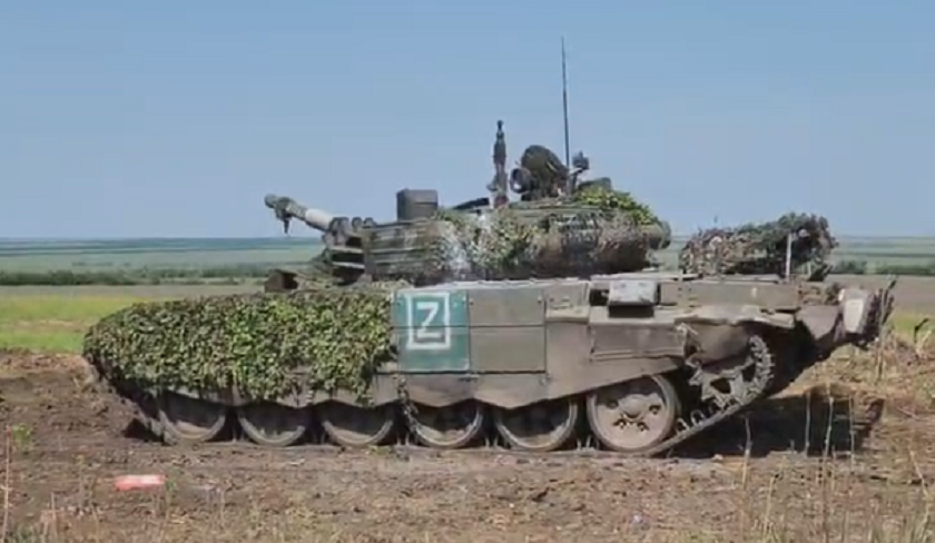 Ukrainske forsvarsstyrker beslaglægger moderne opgraderet russisk T-72B3 kampvogn fra 2016