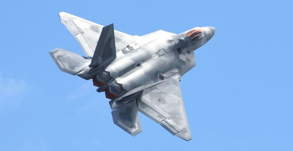Lockheed Martin er klar til at understøtte femte generation af F-22 Raptor-kampflyene i 10 år længere, end det amerikanske luftvåben planlægger at vedligeholde dem.
