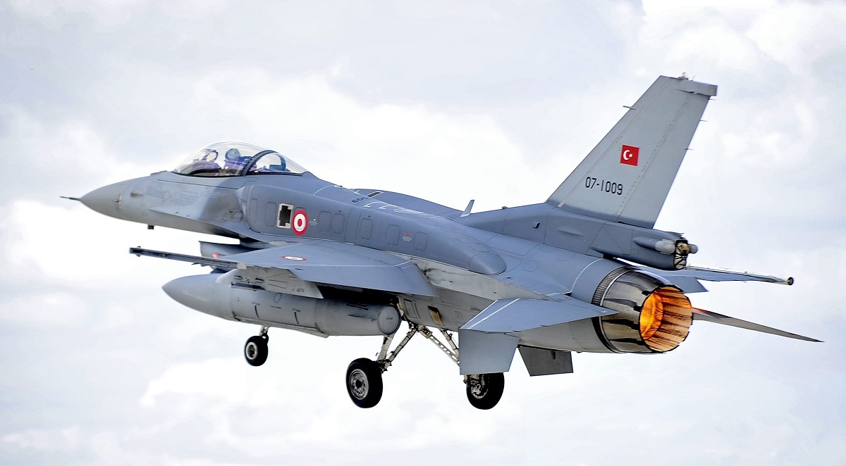 Senator Menedez blokerer fortsat for salget af 40 F-16 Block 70/72-kampfly og opgraderingssæt til en værdi af 20 mia. dollars til Tyrkiet.