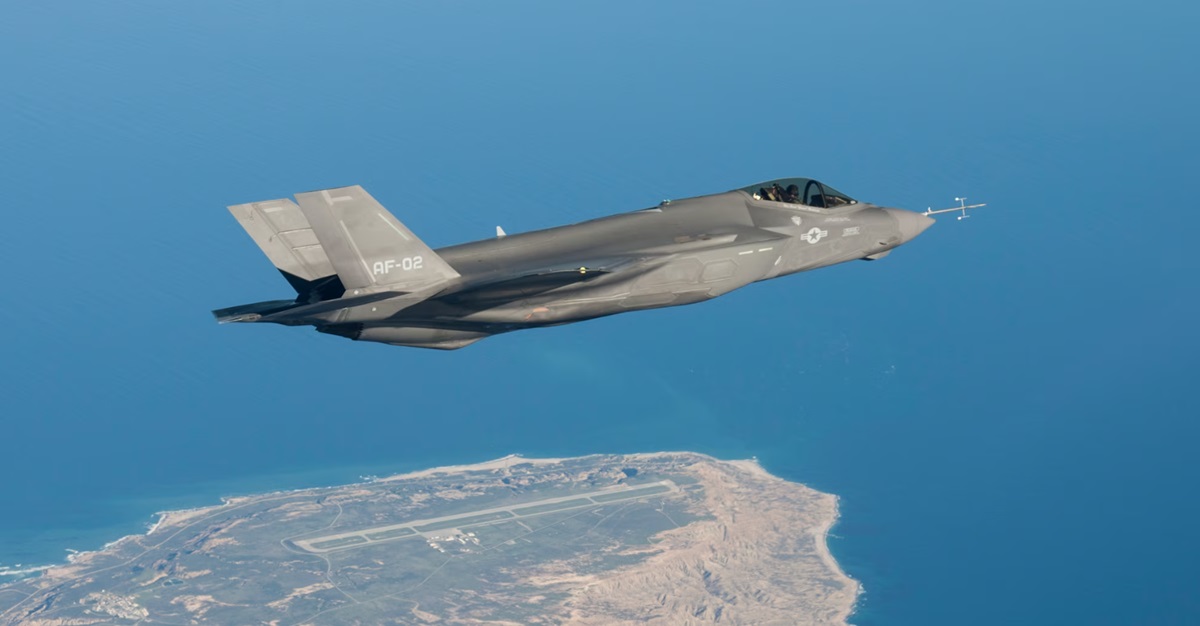 Den amerikanske flåde vil udstyre femte generation af F-35 Lightning II-kampfly med nye JAGM-F-missiler.