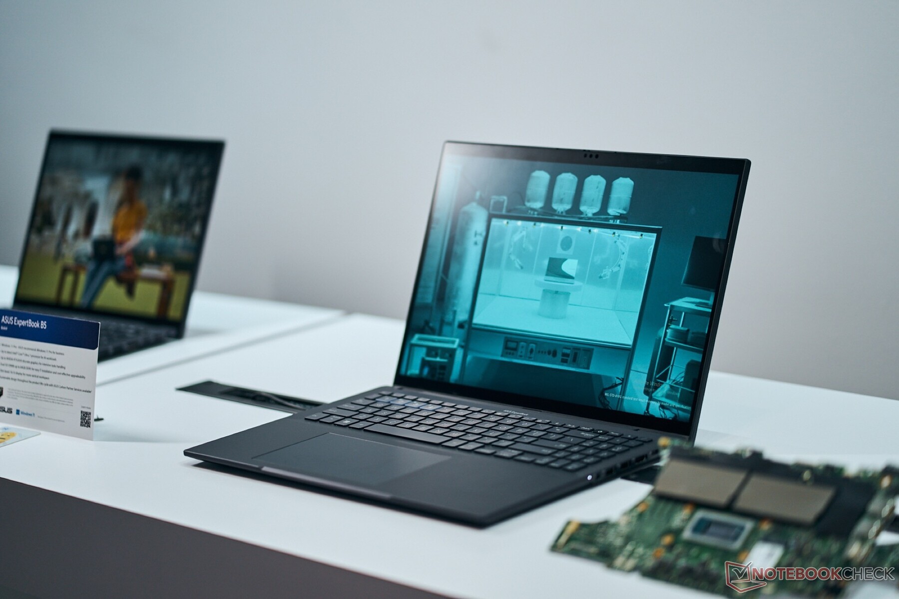 ASUS har afsløret ExpertBook B3 i to størrelser med nye Intel Meteor Lake-chips