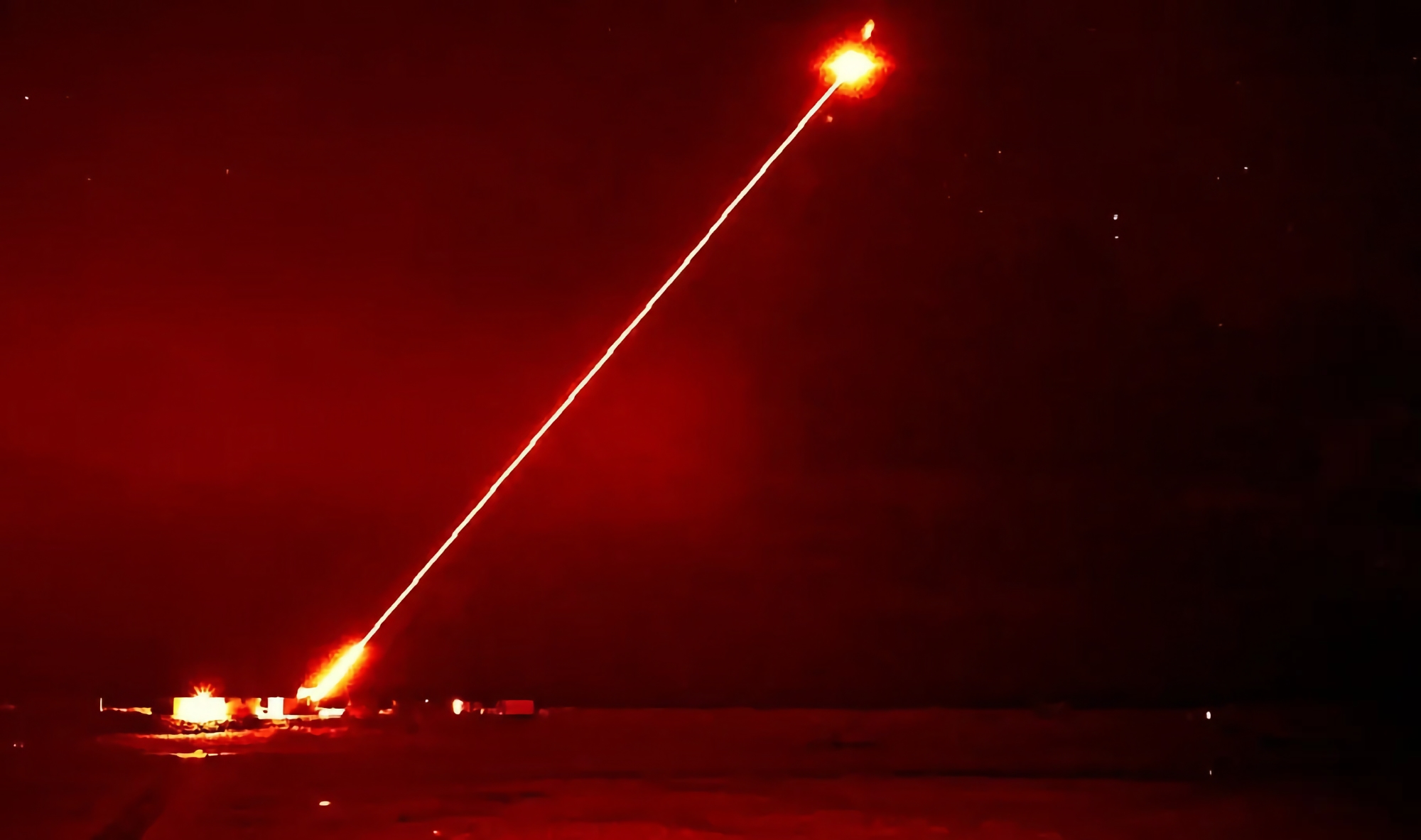 Storbritannien vil give Ukraine en prototype af DragonFire-laservåben, der kan ramme ethvert mål med lysets hastighed