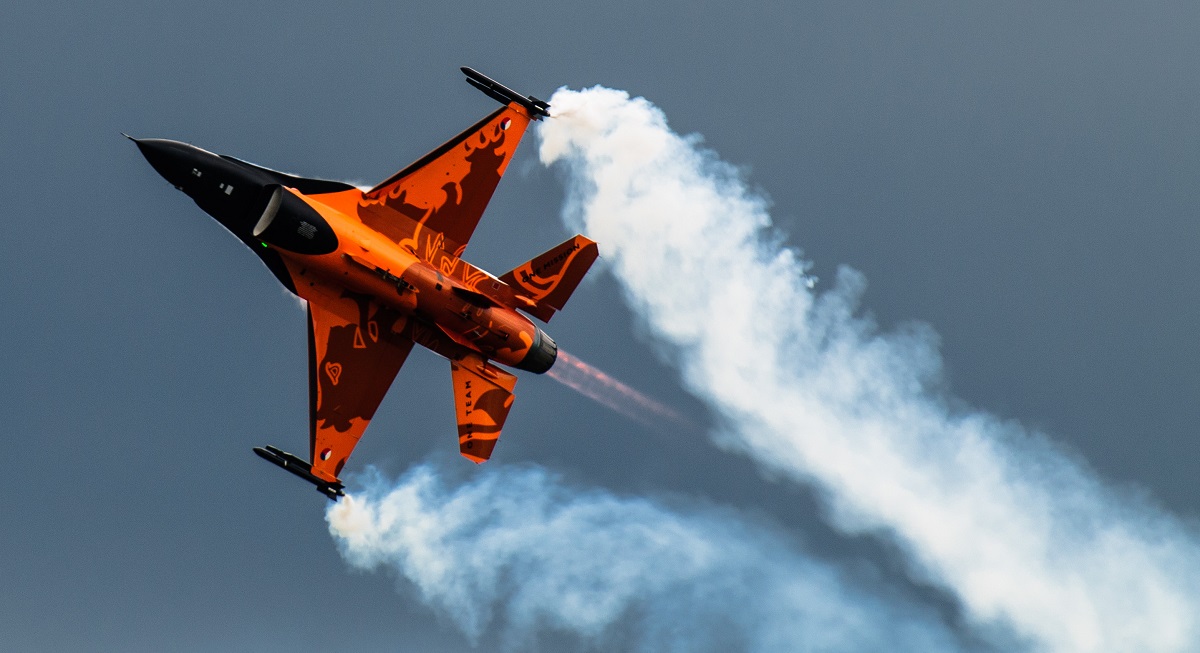 Holland skifter til F-35 Lightning II og har indvilliget i at give Ukraine næsten alle sine fjerdegenerations F-16 Fighting Falcon-kampfly.