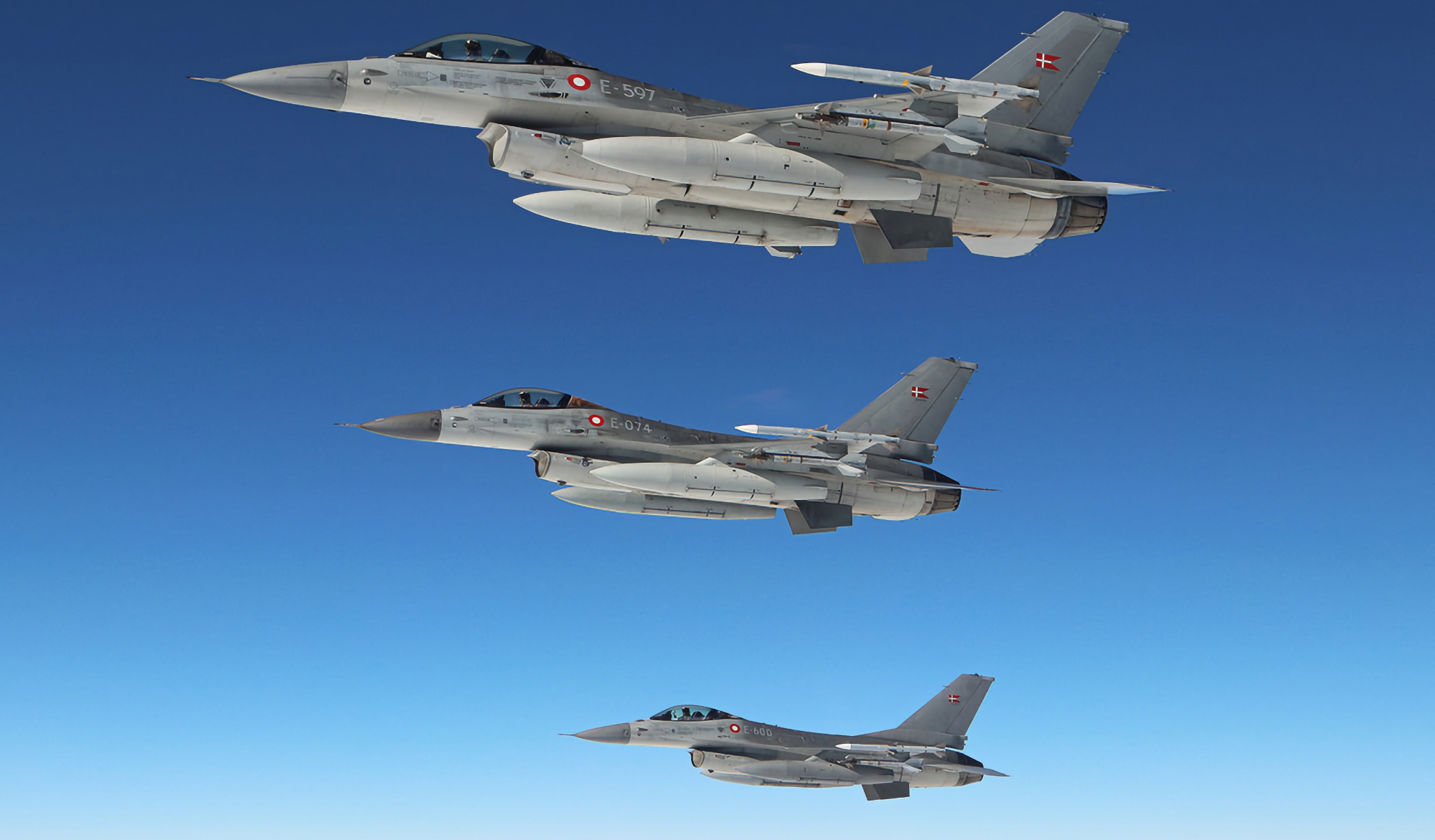 Danmark afleverer det første parti F-16 Fighting Falcon-kampfly til Ukraine inden for en måned