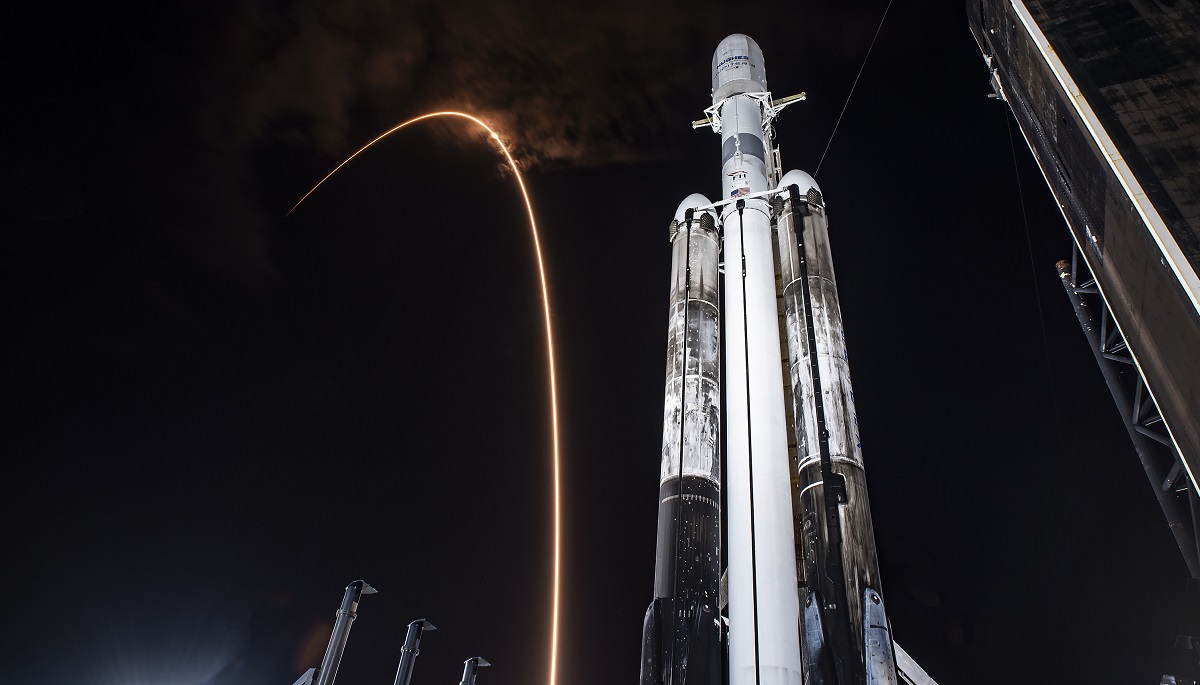SpaceX har fundet en måde at øge Starlinks satellitinternethastighed på - Cloudflare hjælper med det