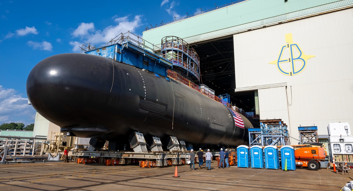 USA har søsat den atomdrevne angrebsubåd USS Iowa i Virginia-klassen, som skal modtage Tomahawk-krydsermissiler med lodret affyring.