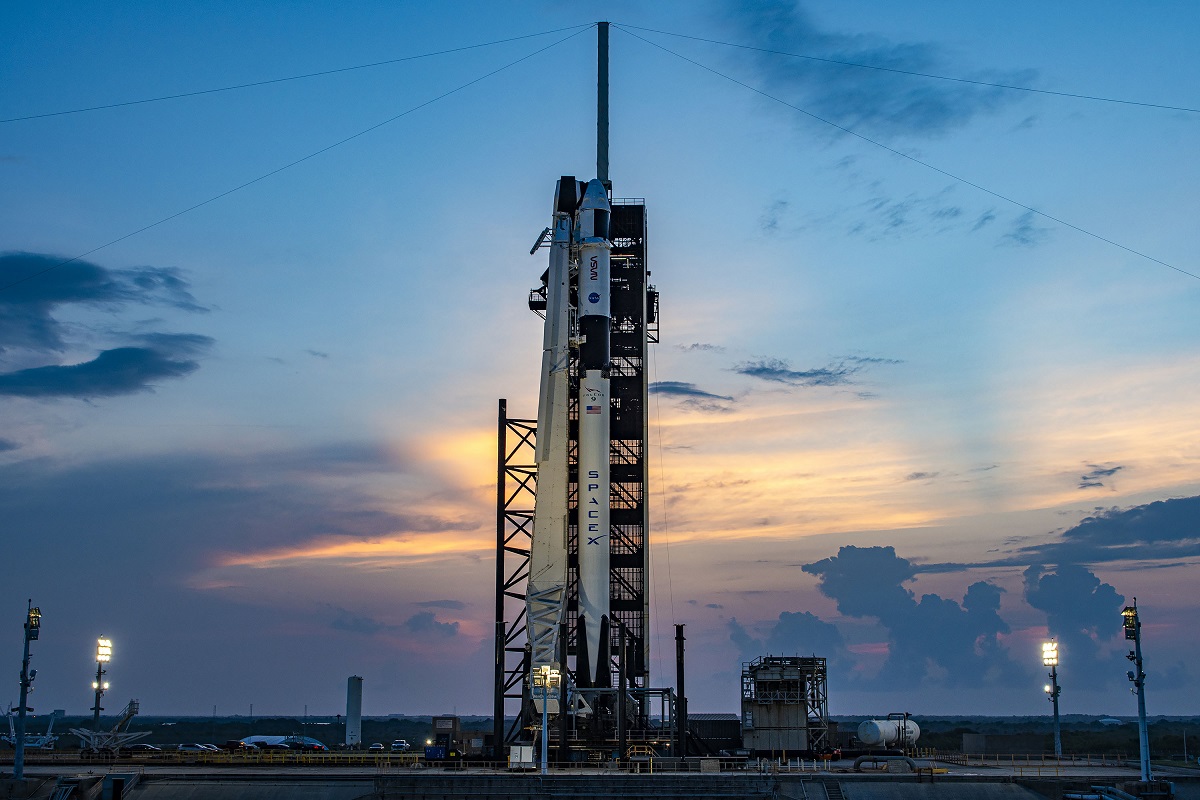 SpaceX og NASA har udskudt opsendelsen af Crew Dragon-rumfartøjet med en international besætning til ISS for fjerde gang.