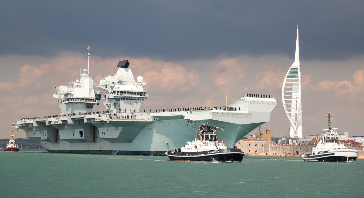 Hangarskibet HMS Prince of Wales til 3,85 mia. dollars er vendt tilbage til militærbasen i Portsmouth efter en prøveperiode og forbereder sig nu på øvelse Westlant 23.