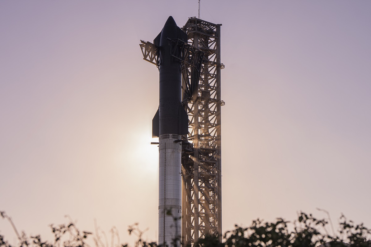 Starship vil ikke flyve ud i rummet i dag på grund af en nødudskiftning af en komponent, der stabiliserer nedstigningen af en Super Heavy-raket.