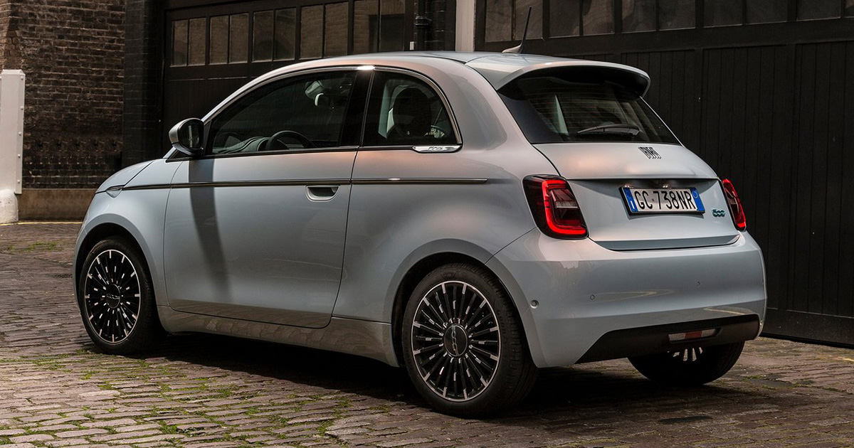 Udforskning af arven og teknologien bag den ikoniske Fiat 500