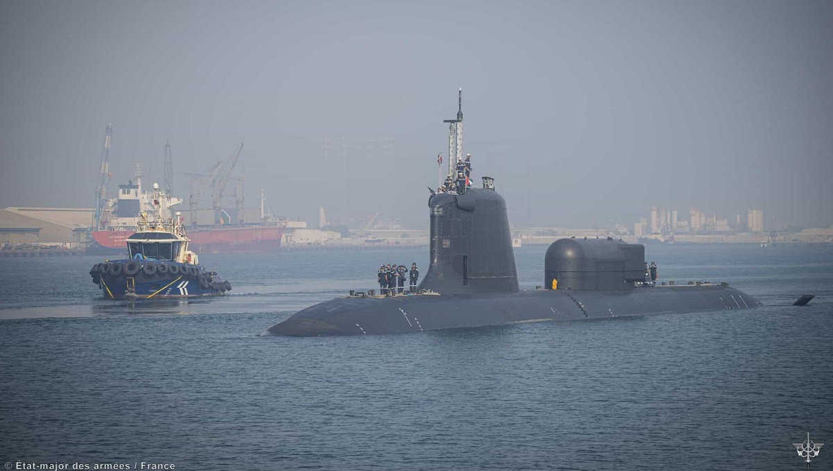 Den franske flåde sender for første gang den atomdrevne ubåd Suffren til Det Indiske Ocean - ubåden besøgte Abu Dhabi