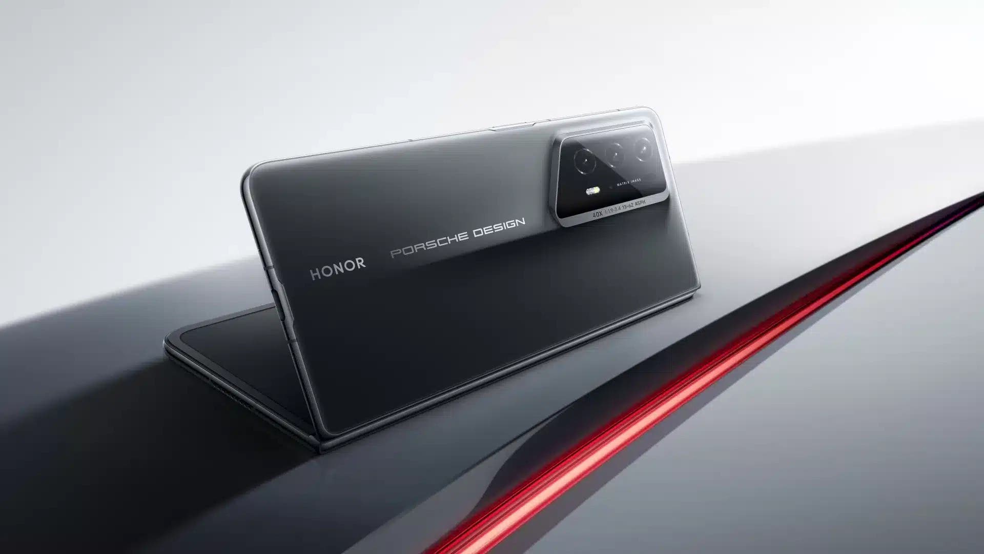 Honor Magic V2 RSR Porsche Designs premium foldbare smartphone kommer til salg i Europa for €2700 - €700 dyrere end den almindelige Magic V2