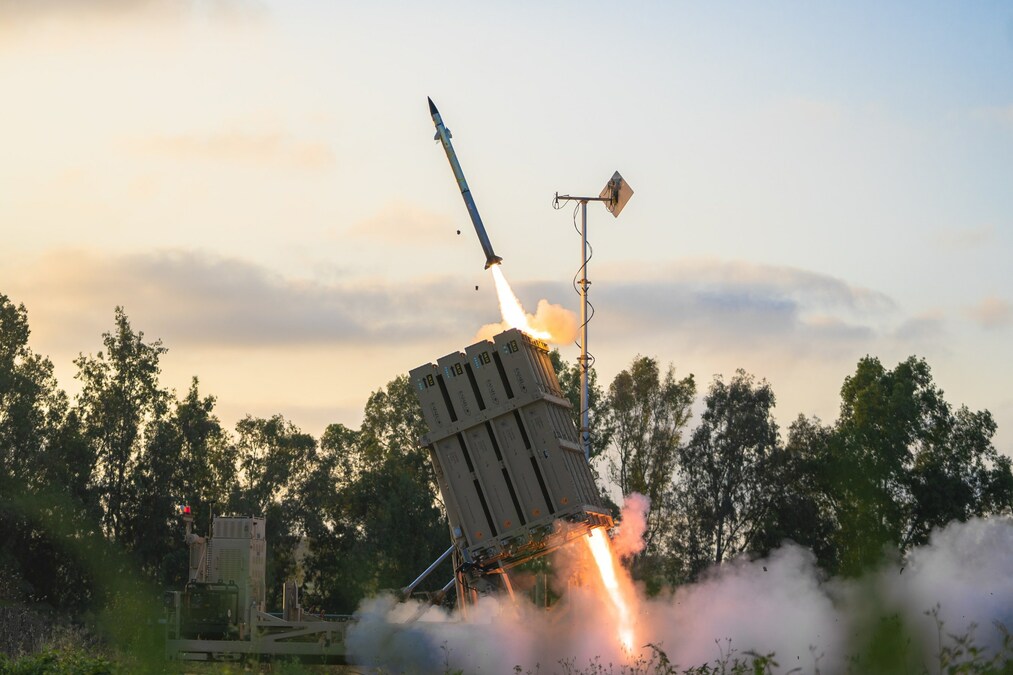 Raytheon og Rafael vil bygge en fabrik i USA, der skal producere Tamir- og SkyHunter-missiler til Iron Dome-luftforsvarssystemet.