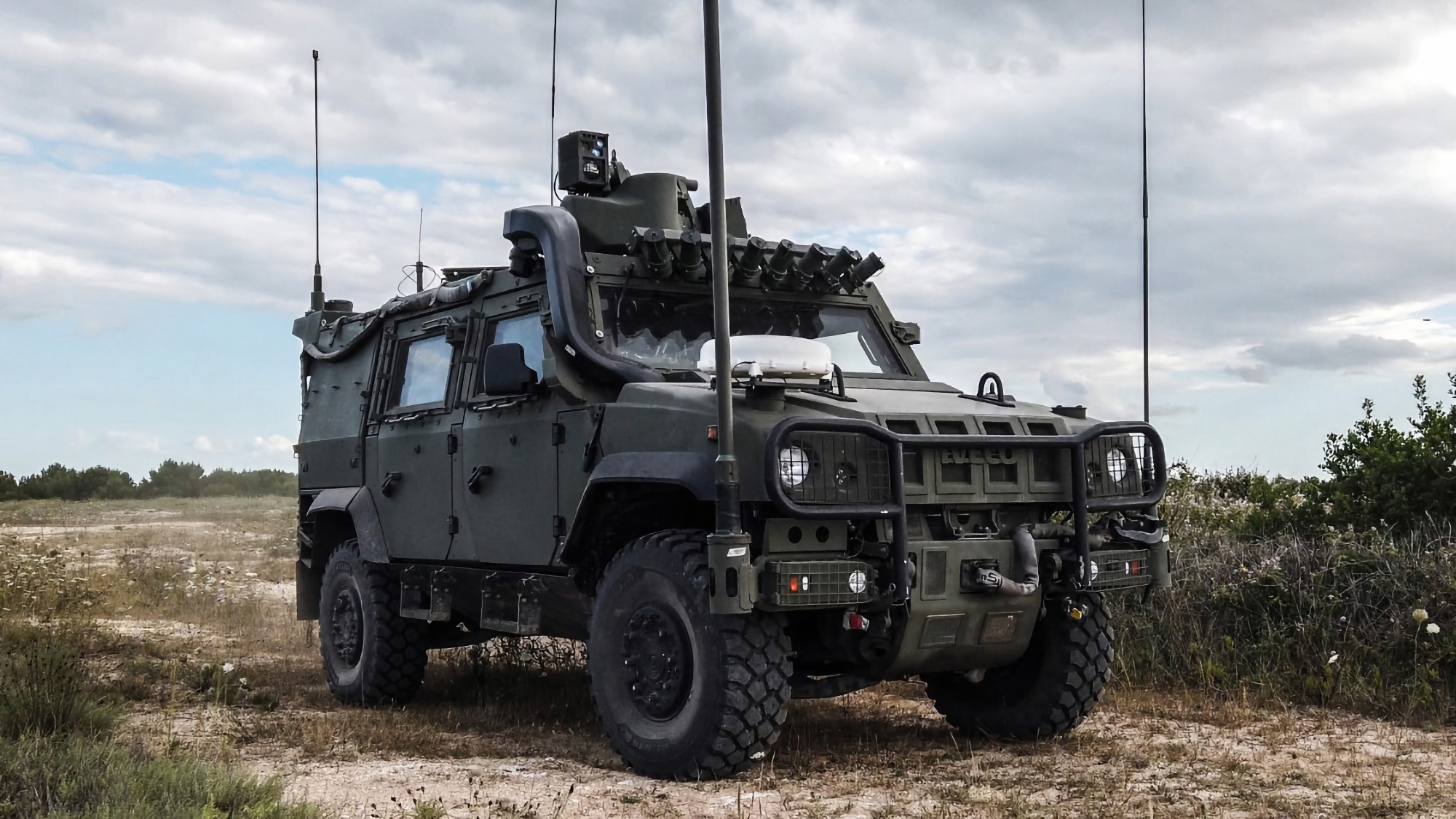 Ikke kun minestrygeren Narcis: Belgien overfører 300 pansrede Iveco LMV-køretøjer og artilleriammunition til Ukraine