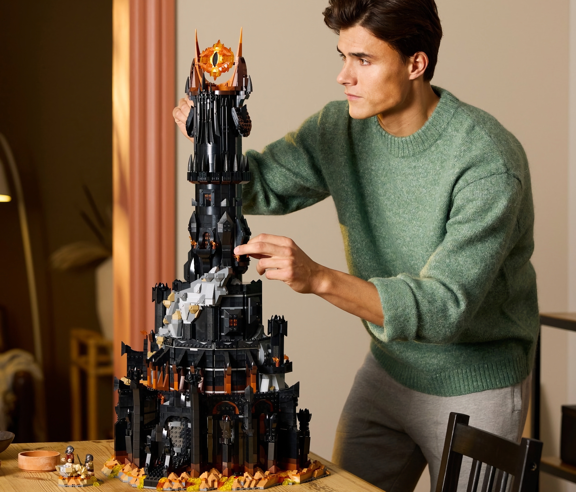 En pris på $459 og 5.471 dele: LEGO og Warner Bros. annoncerede Ringenes Herre: Barad-Dûr-sættet