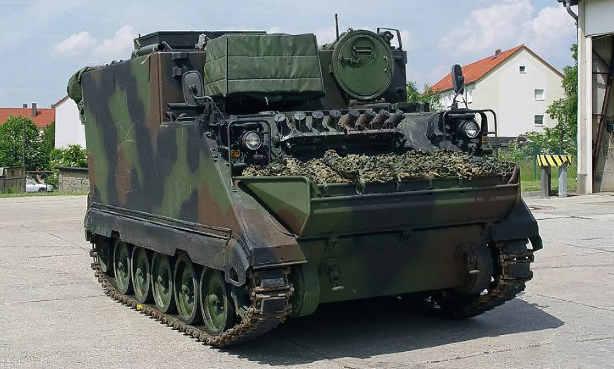 AFU modtog et nyt parti M577 kommando- og stabskøretøjer baseret på M113 pansrede mandskabsvogne fra Litauen.