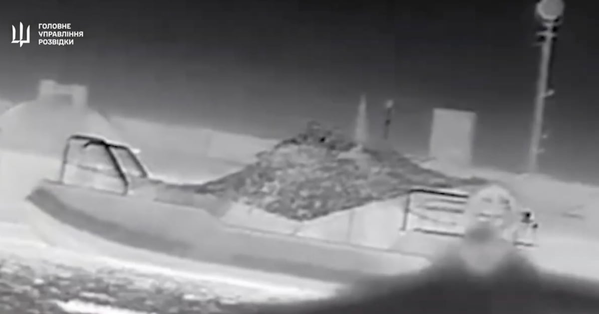 Magura V5 strike marinedrone ødelægger fjendtlig speedbåd om natten (video)