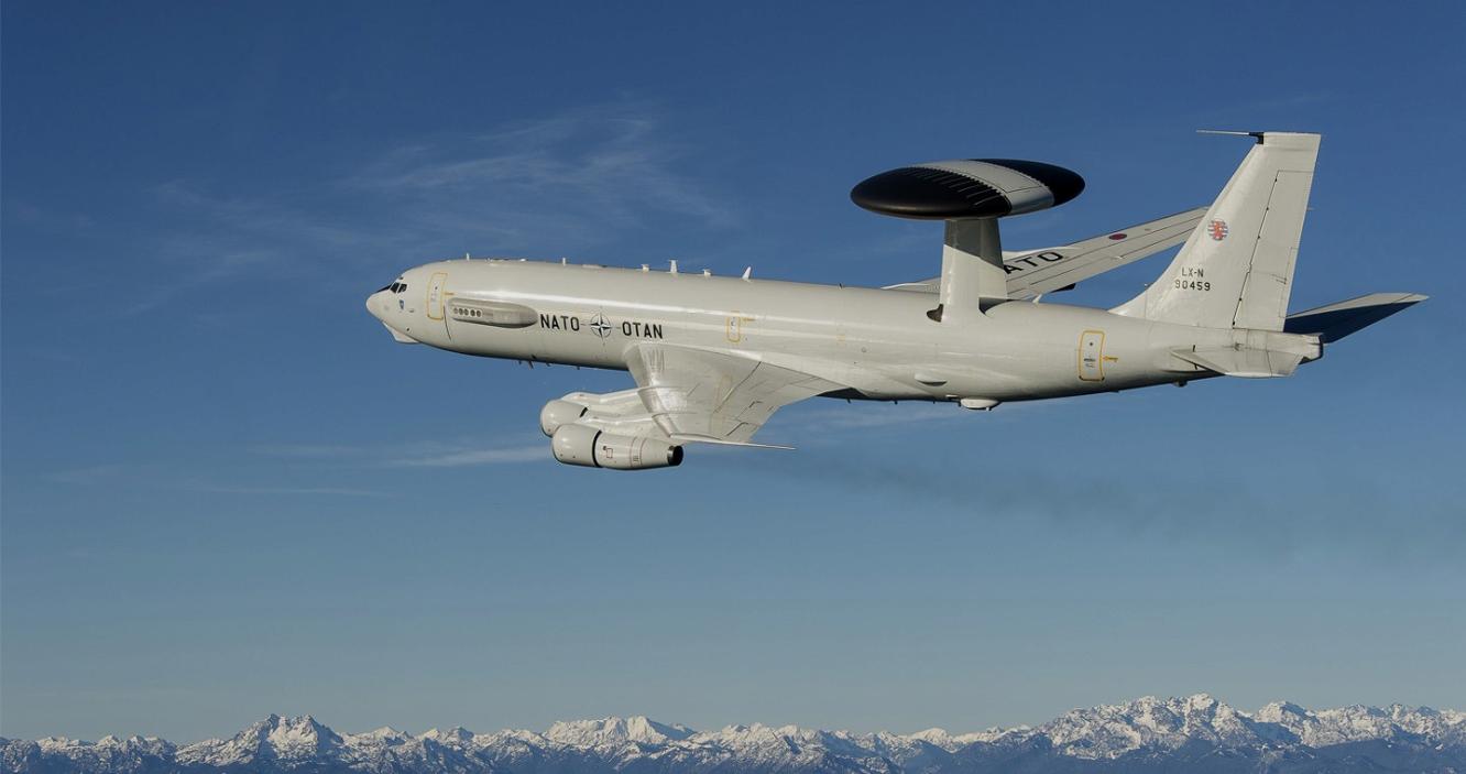 NATO udstationerer amerikanske E-3 Sentry langtrækkende radardetekteringsfly nær den russiske grænse i Europa