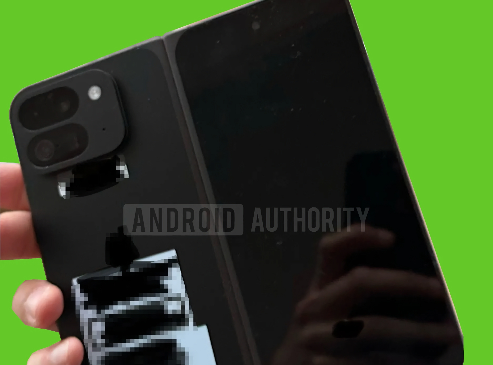Et foto af en prototype af Googles foldbare smartphone Pixel Fold 2 er dukket op på internettet.