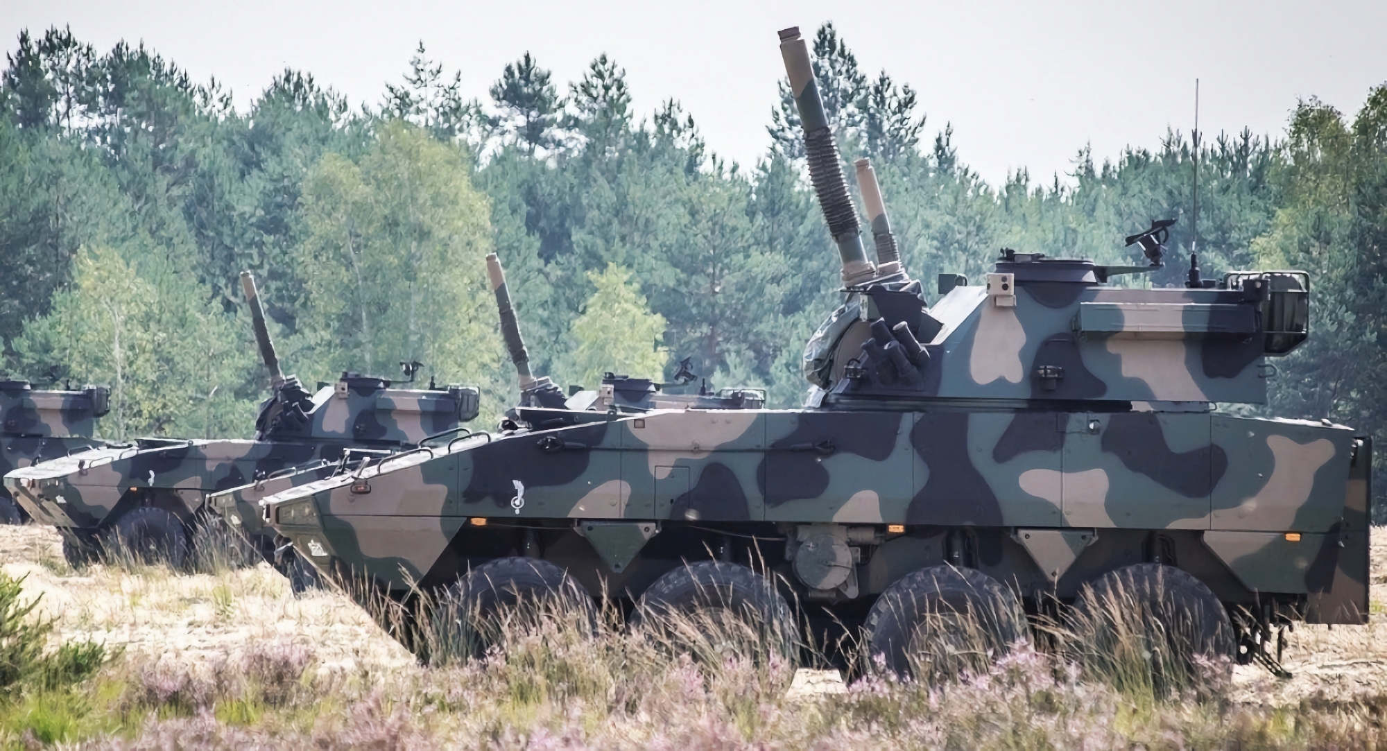 Den polske hær har modtaget et nyt parti 120 mm Rak selvkørende morterer med en rækkevidde på op til 12 km.
